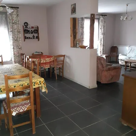 A La Maison